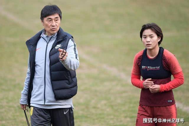 卢克肖又受伤了！距离上次复出踢了3场比赛98分钟
